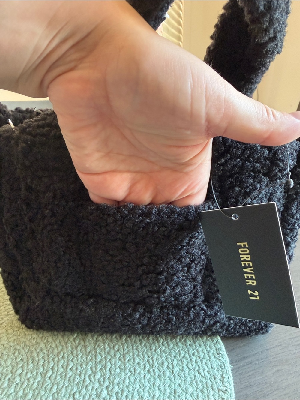 Forever21 Women's Black Sherpa Tote Bag - Cozy Everyday Handbag - Picture 3 of 5